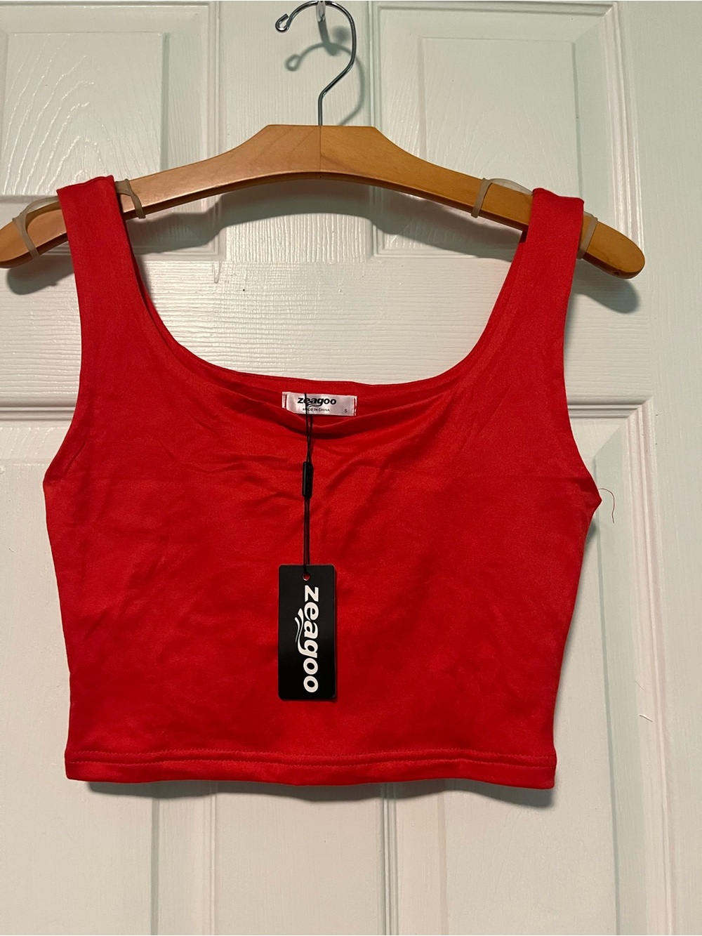 zeagoo Bright Red Scoop Neck Cropped Tank
